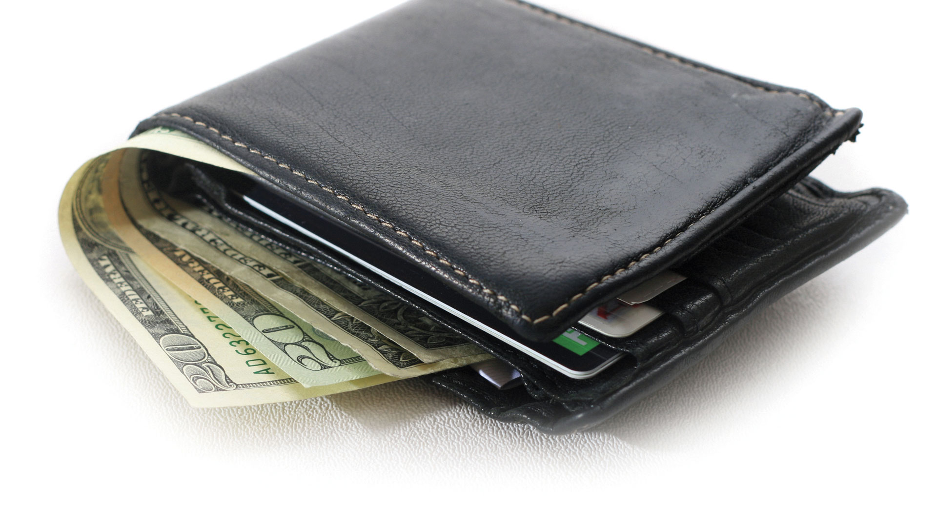 Organization Has Never Been So Easy With This 40%-Off Wallet